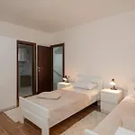 Four-bedroom In * Veliki Prolog