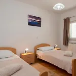 Four-bedroom In * Veliki Prolog