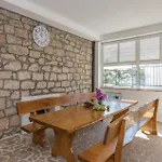 Four-bedroom In * Veliki Prolog