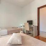 Four-bedroom In * Veliki Prolog