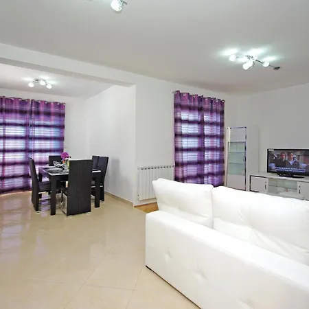 Gorgeous In With Kitchen Σπίτι διακοπών Veliki Prolog